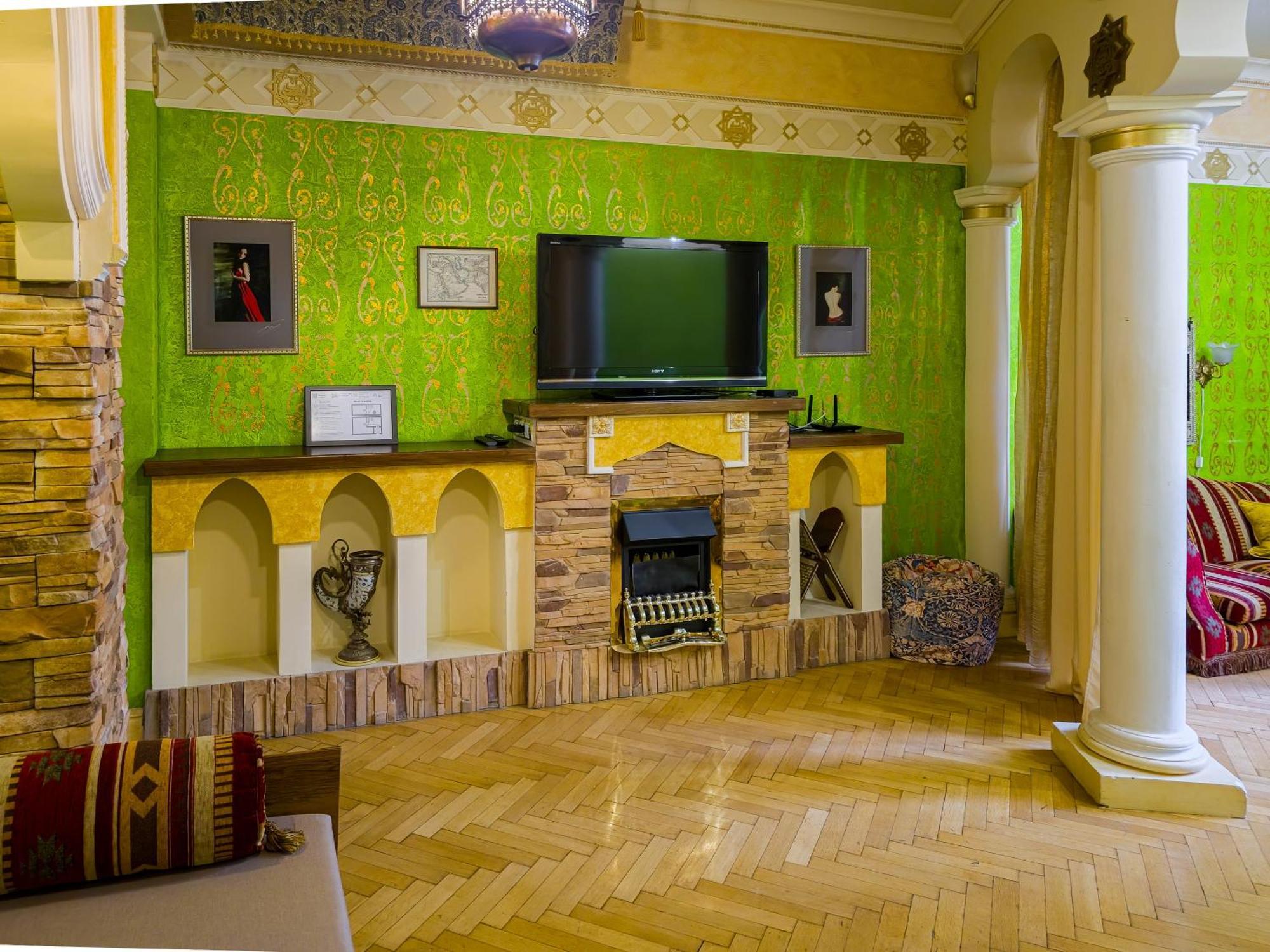 1000 And 1 Night In Center Praga